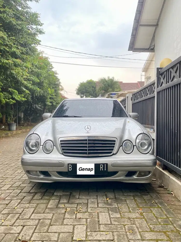 Mercy New Eyes W210 E260 V6 Elegance 2001 A/T
