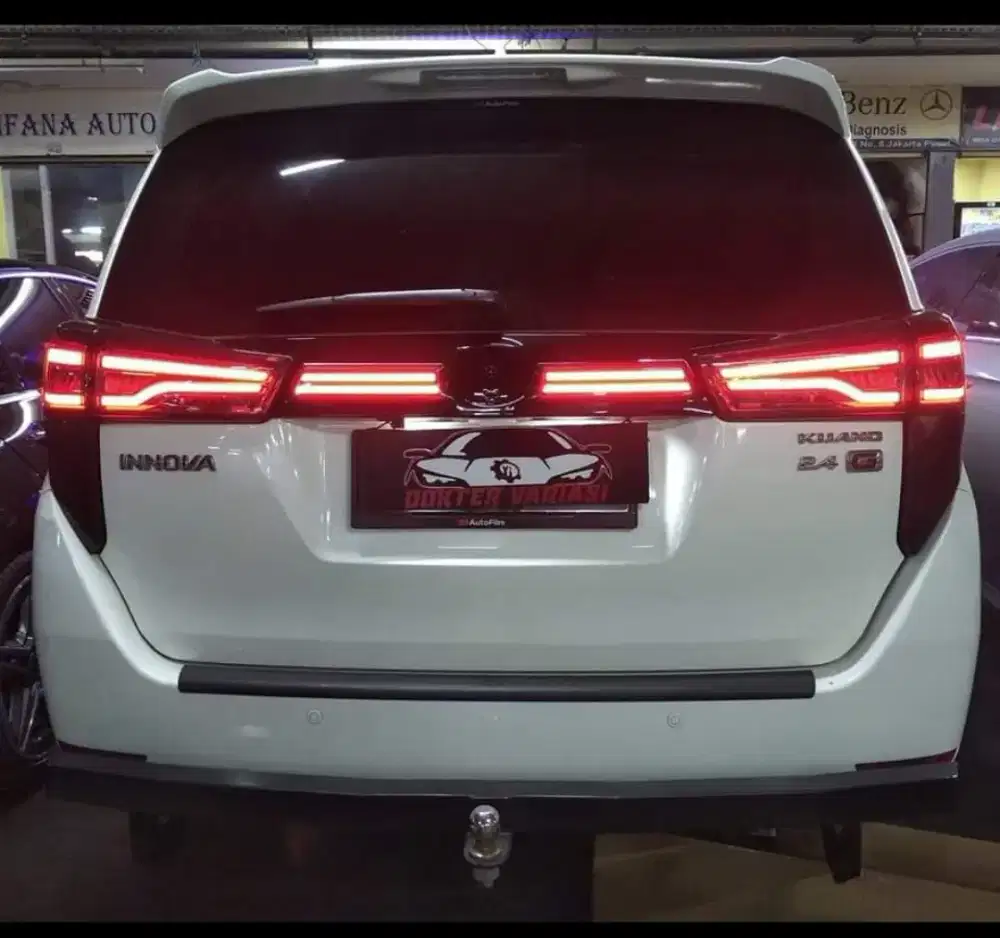 Lampu Belakang Innova Reborn model MBW