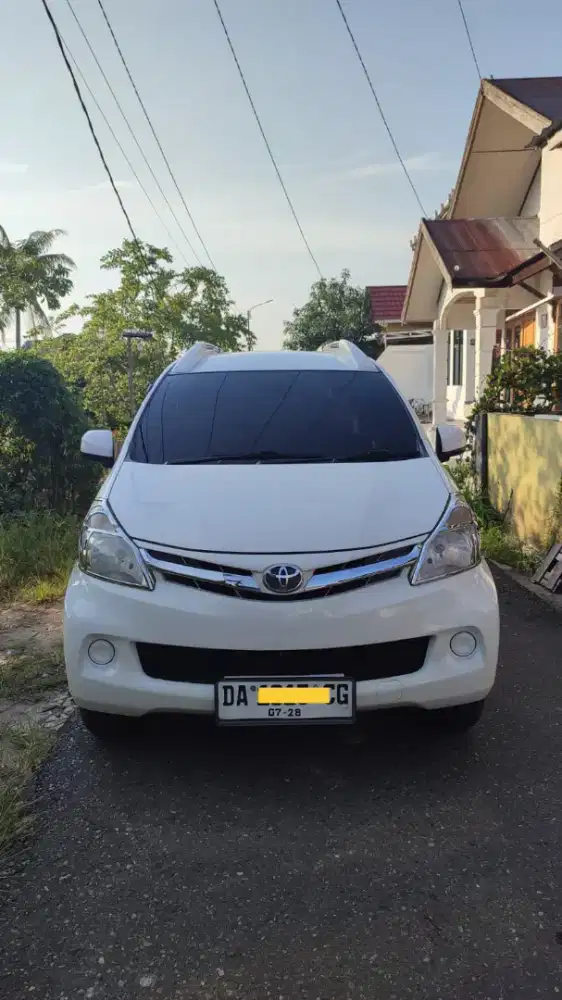 AVANZA E 2013 PUTIH