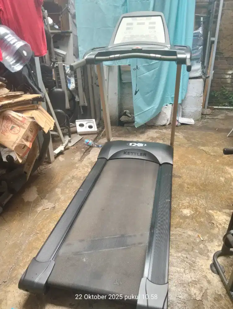 Treadmill elektrik Kettler alat olahraga lari