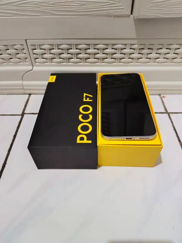 Poco f7 12/512 second