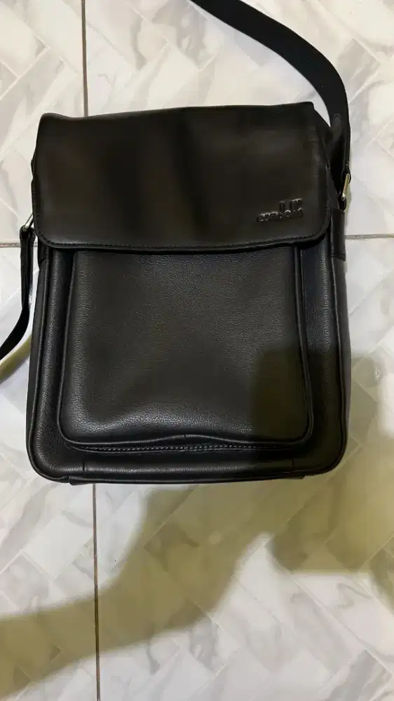 Tas selempang original condotti warna hitam kecoklatan