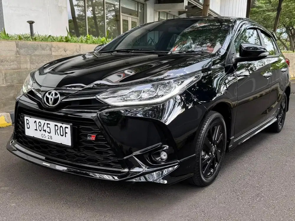 KM 18 RB Toyota Yaris 1.5 S GR 2023 Like New Yaris 2022 / 2024