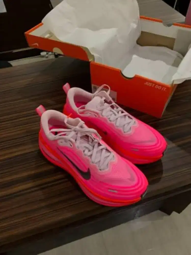 Nike vomero plus women's