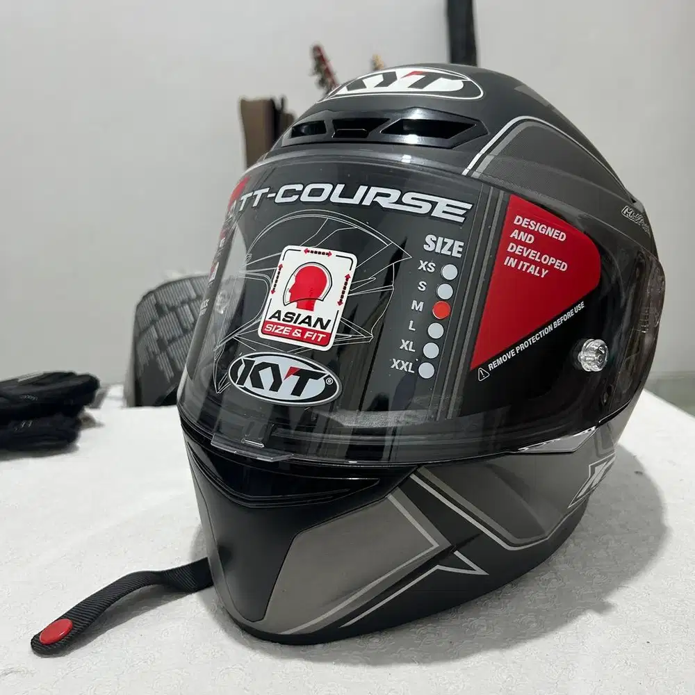 KYT TT Course Size M Like New TTC