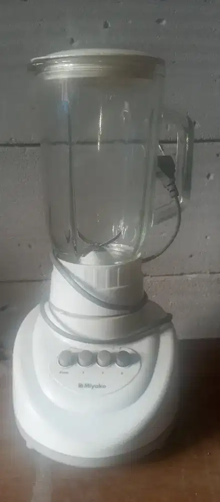Blender pelumat makanan miyako