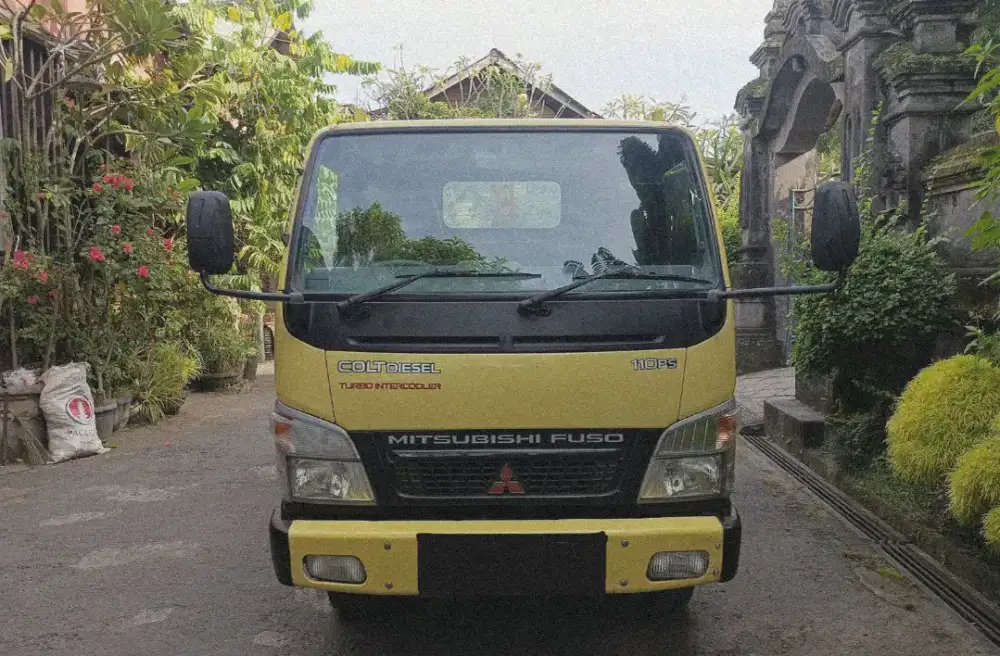Mitsubishi canter tahun 2012