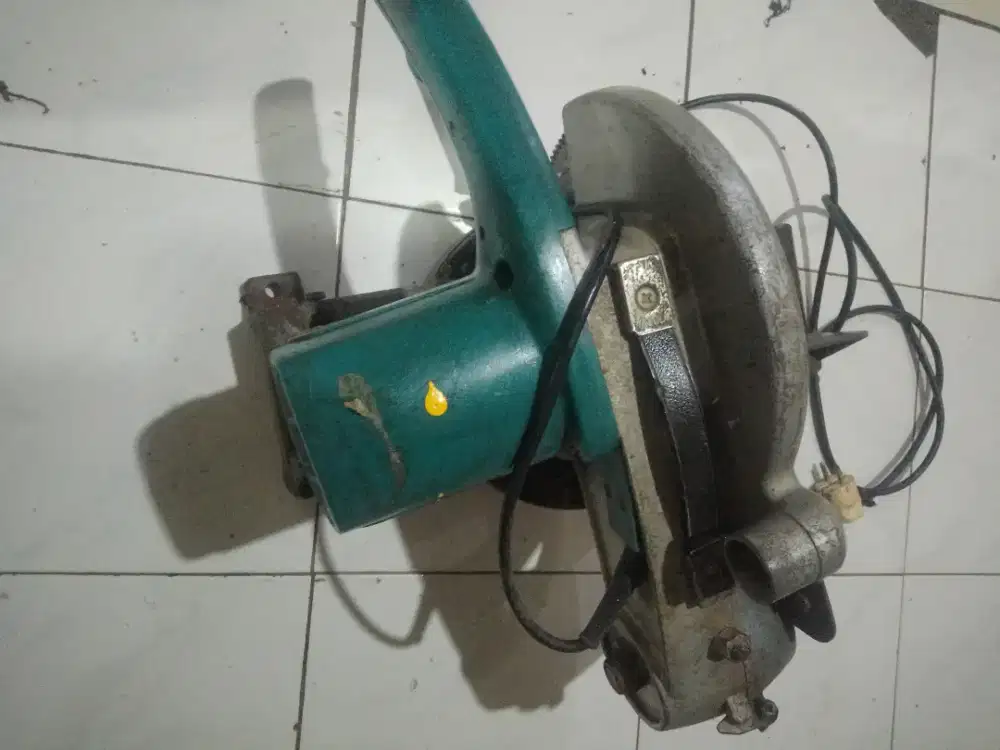 mesin potong makita