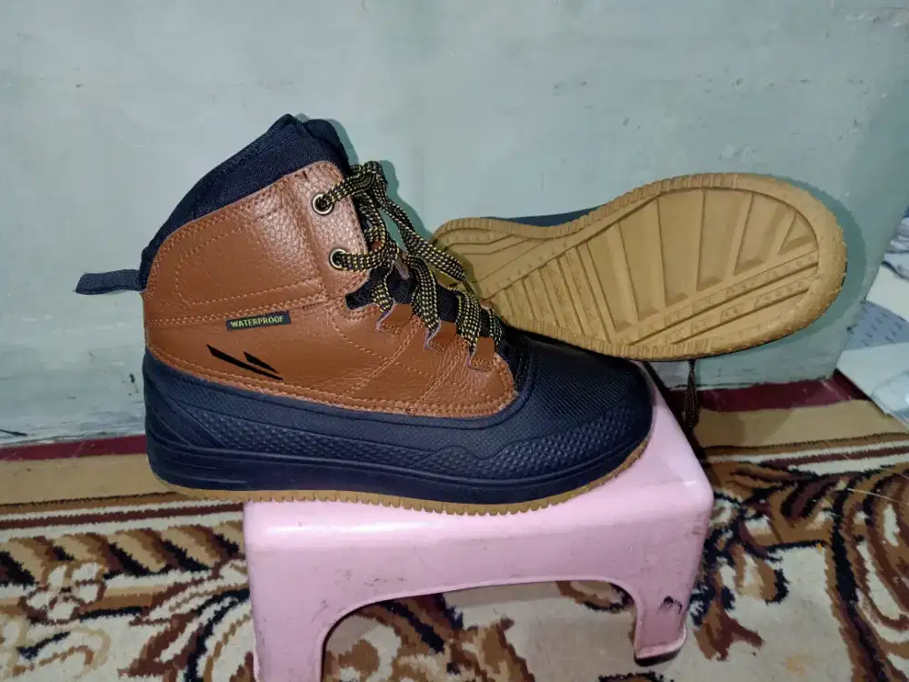 Sepatu safety 'Champion' size 40 waterproof