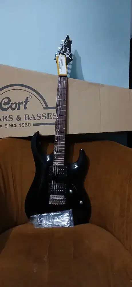 Gitar Cort X-1 eks display