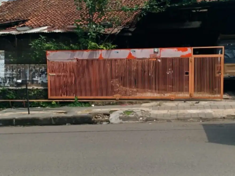 Rumah Multipungsi Pinggir Jalan Geger Kalong