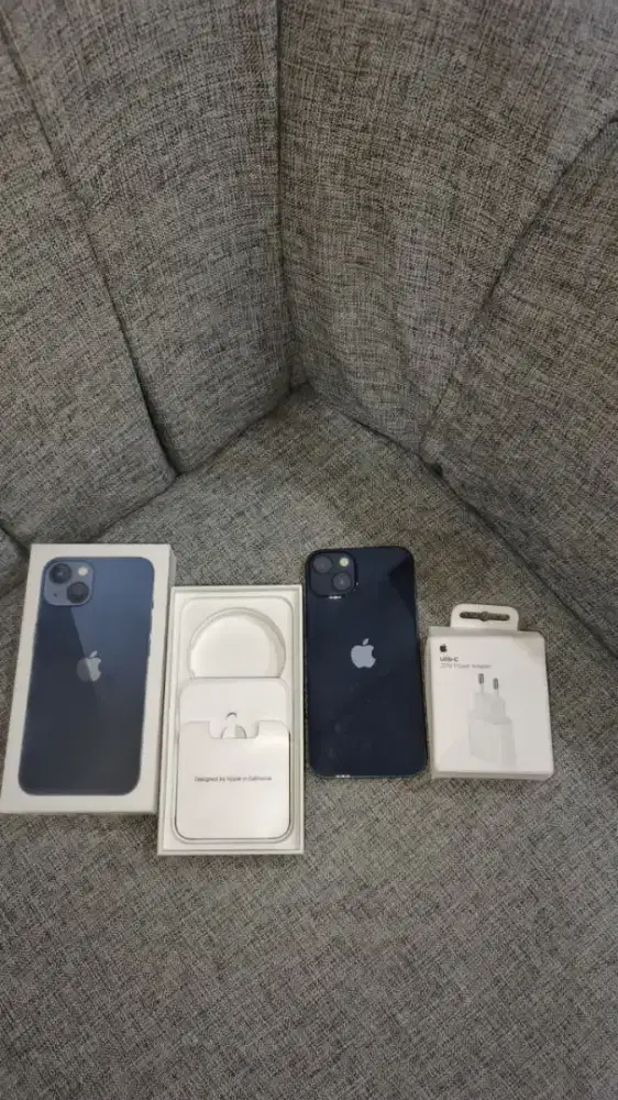 IPHONE 13/128 + DAPET CHARGER IPHONE ASLI