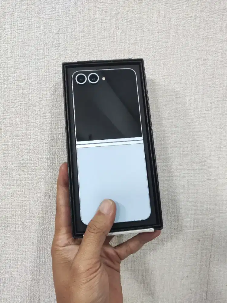 Samsung Z flip 6 256gb seken garansi resmi bisa cash/cicilan paylatter