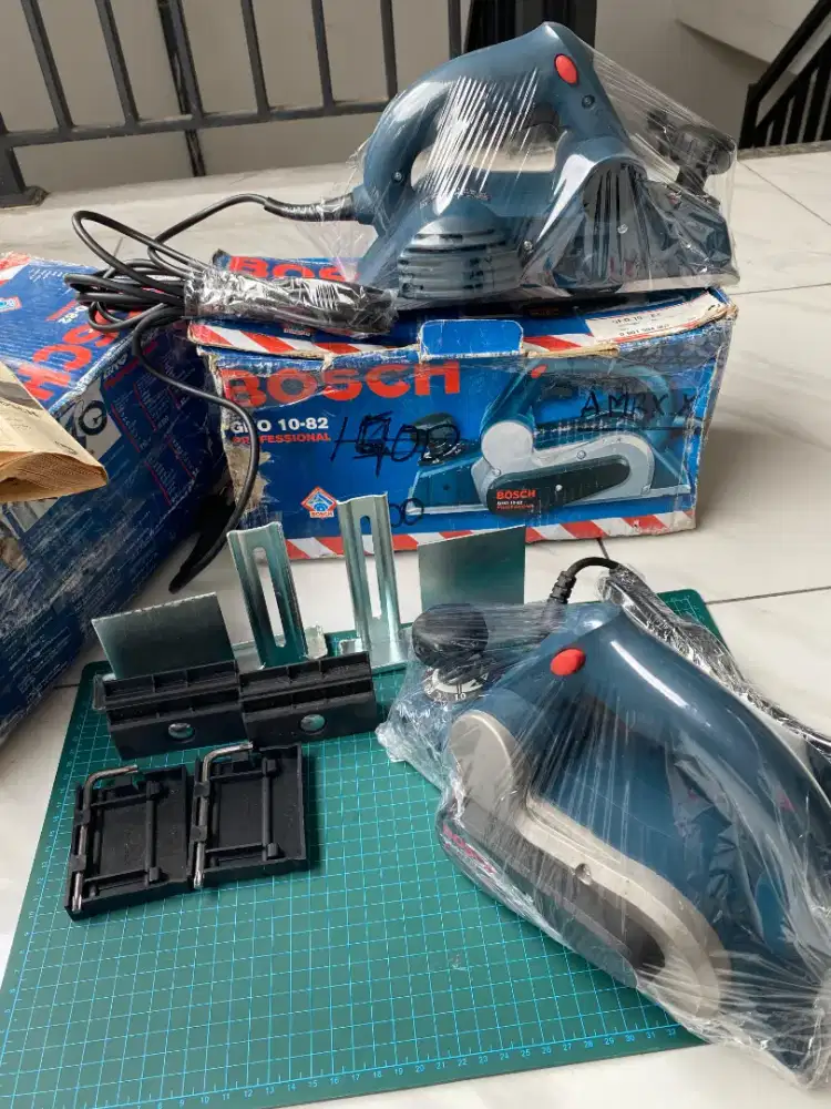 DIJUAL CEPAT MESIN SERUT BOSCH GHO 10-82 PROFESSIONAL