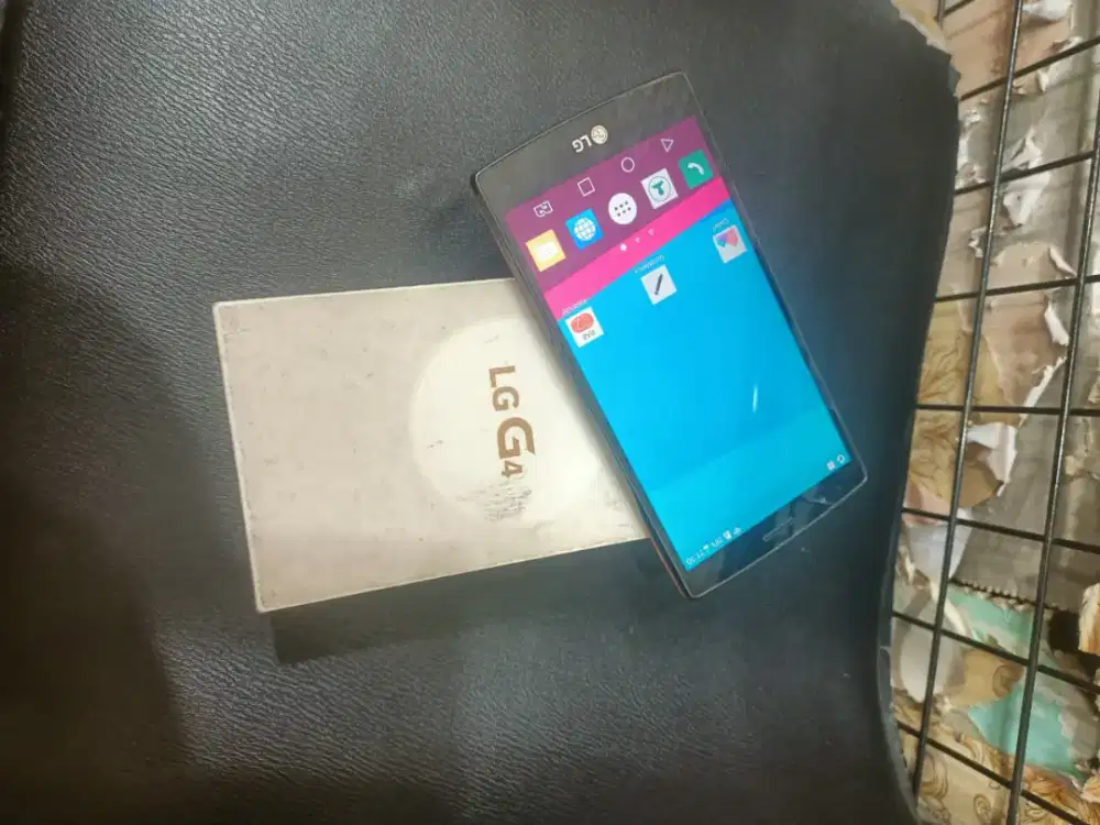LG G4 ram 3/32 normal semua nya mlus hp sm dus nya