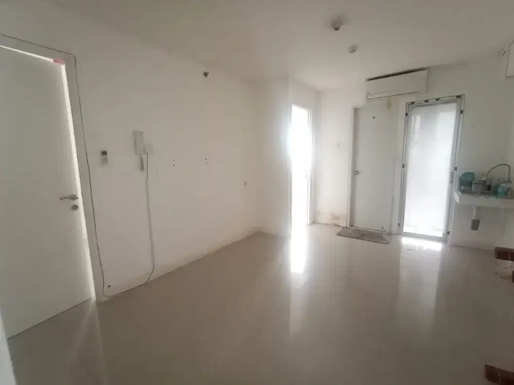 DISEWAKAN 2BEDROOM HOOK UNFURNISHED BASSURA CITY LANTAI RENDAH