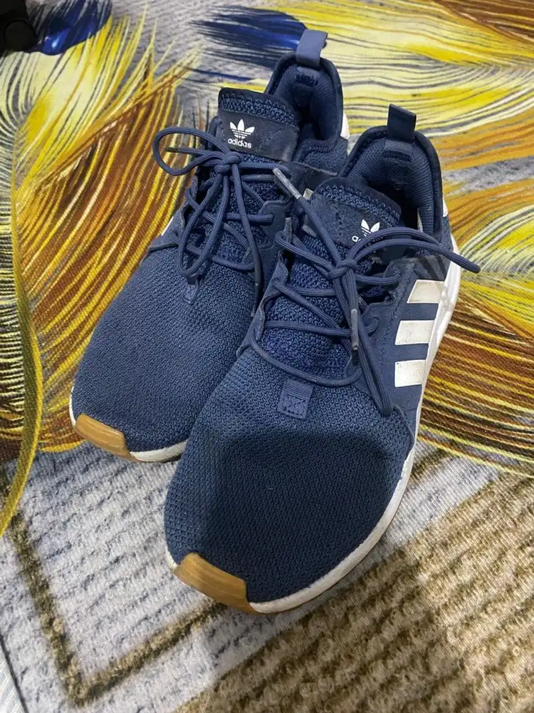 sepatu adidas casual
