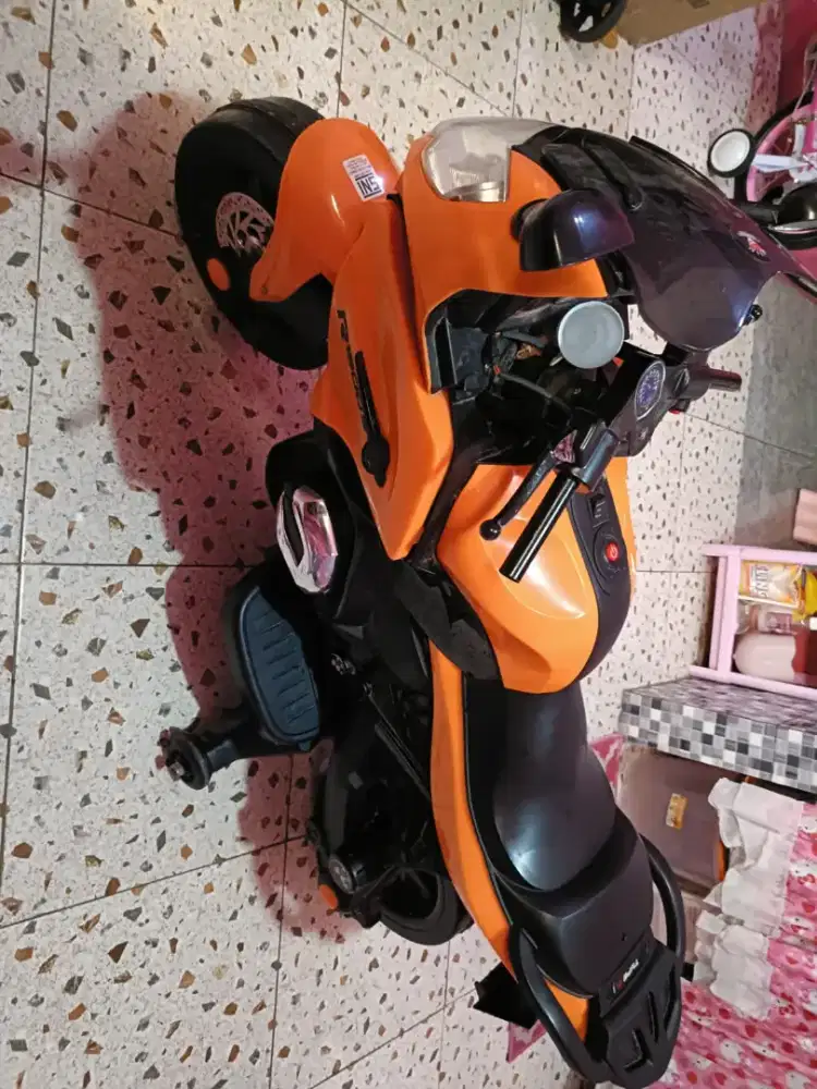 Motor Aki Mainan