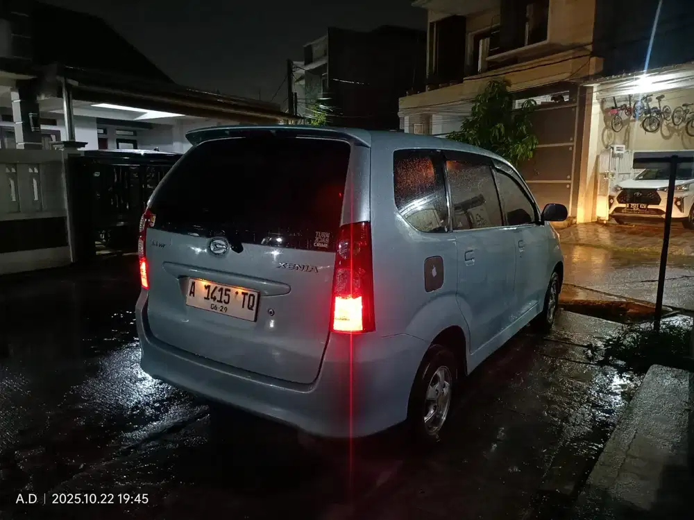 Daihatsu Xenia 2009 Bensin