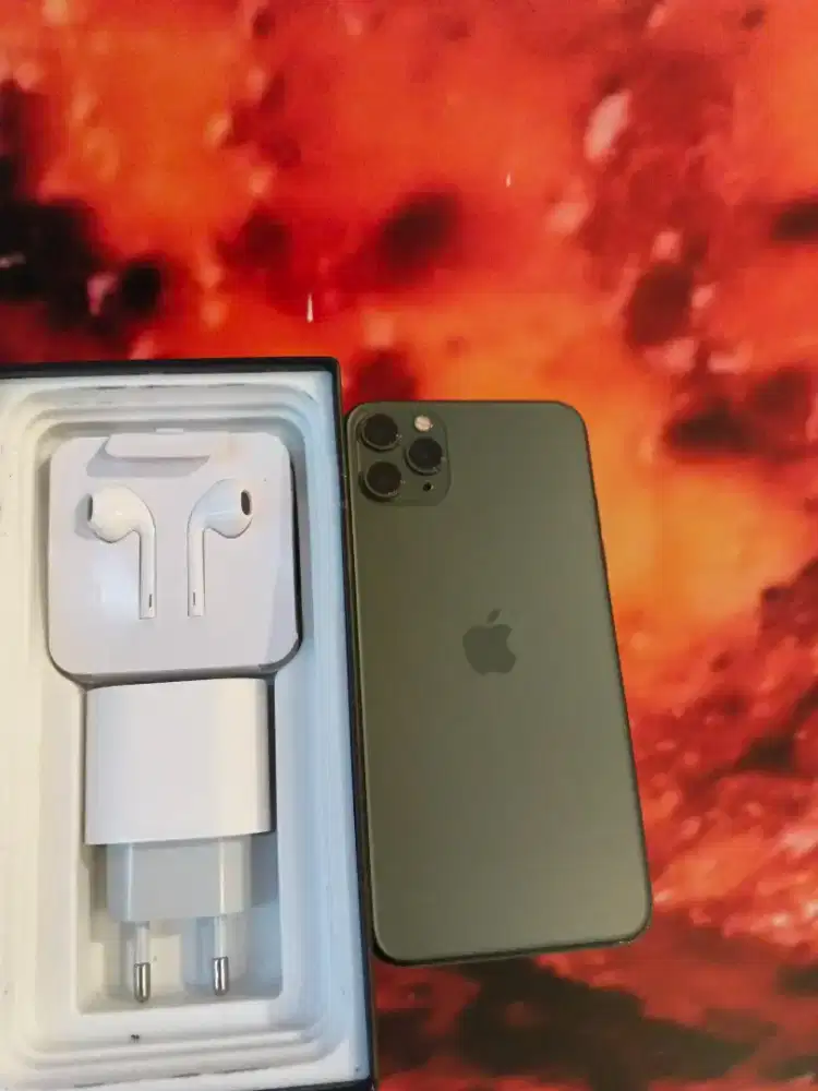 Iphone 11 pro max 256gb lebih dri baru