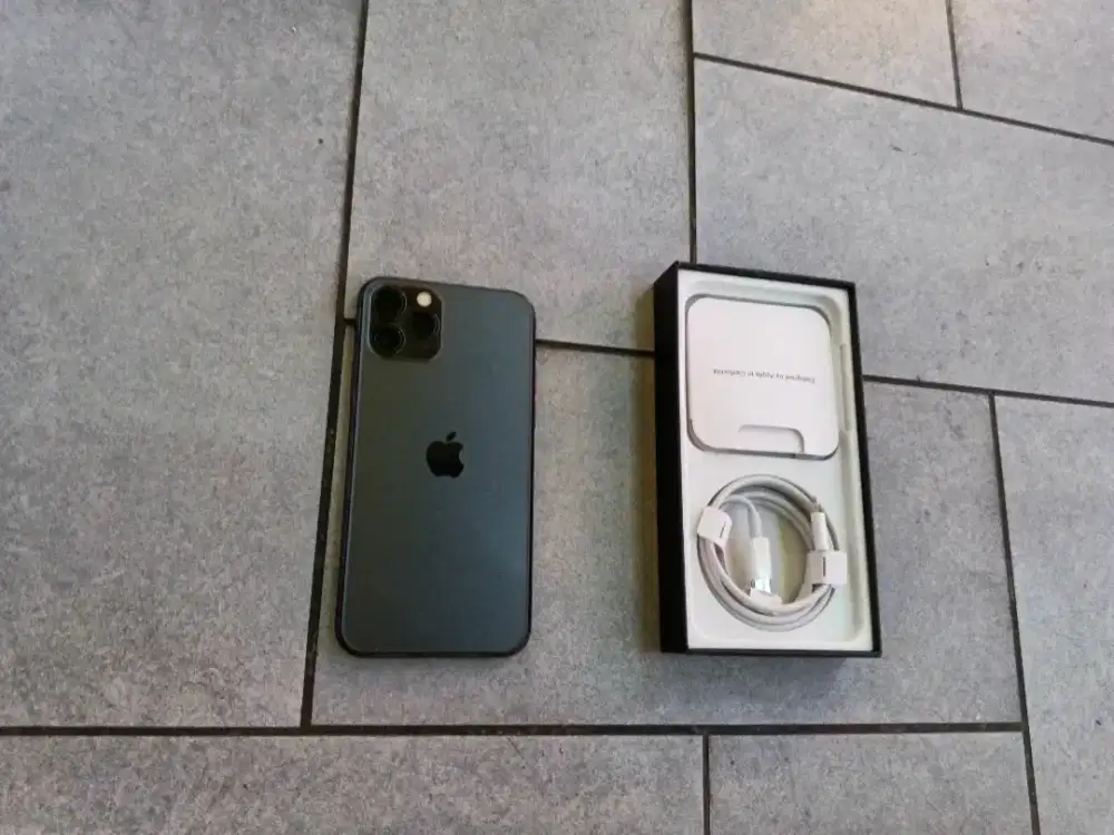Iphone 11 pro 256gb siap di pkai baru
