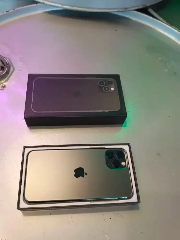 Iphone 11 pro 256gb masih baruu mantap