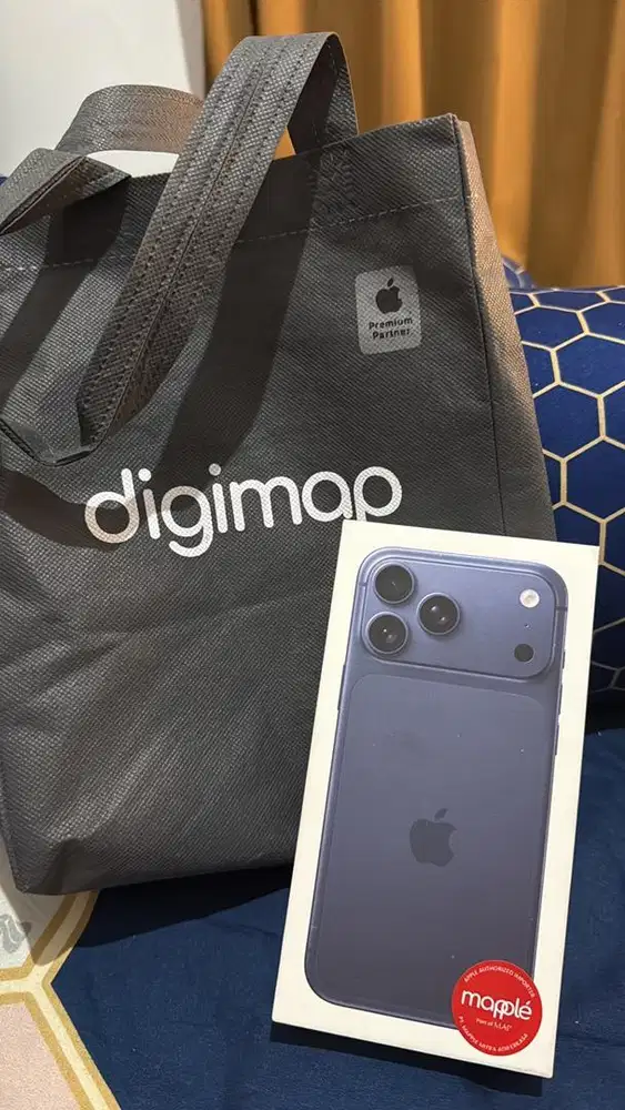 Iphone 17promax 256GB deep blue