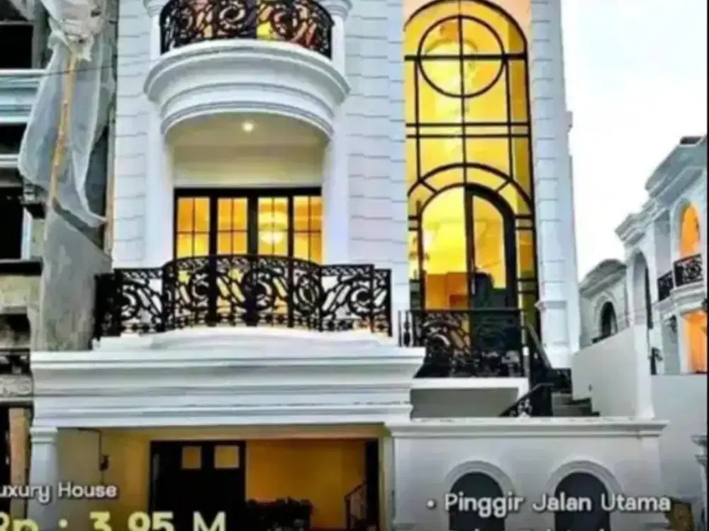 RUMAH MEWAH DALAM TOWNHOUSE JAGAKARSA JAKARTA SELATAN