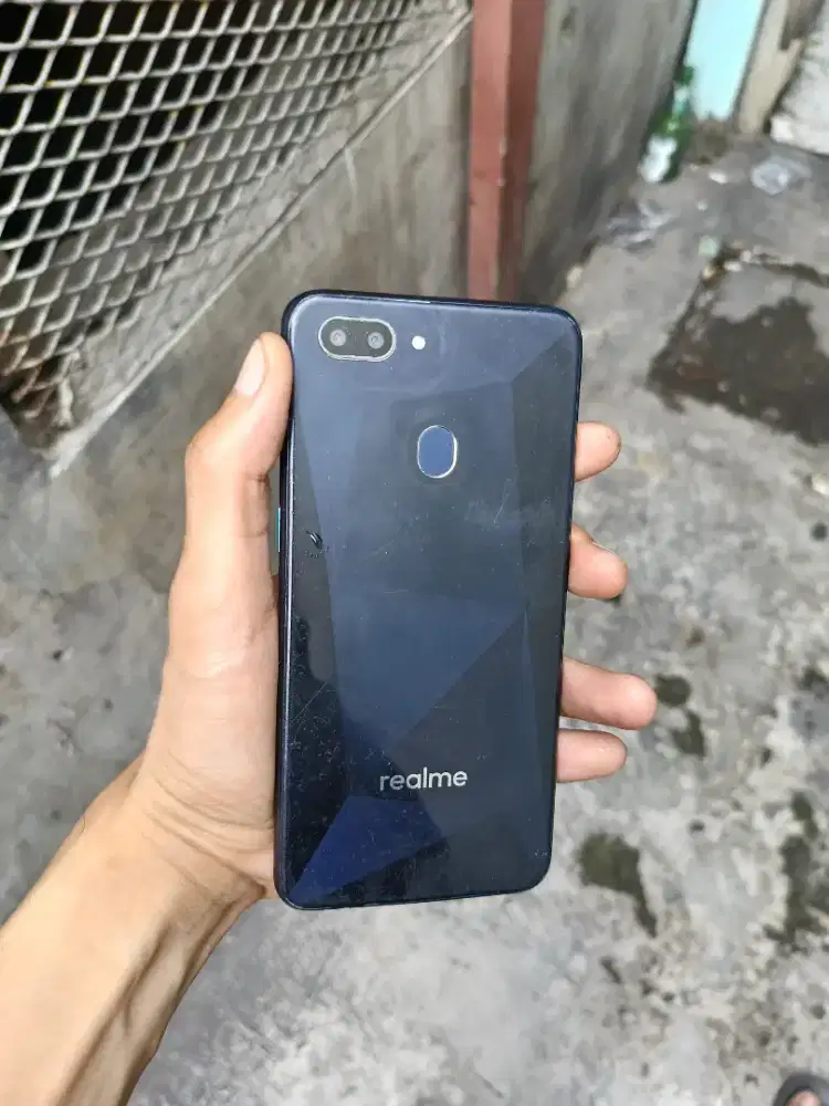 Realme 2 Ram 3/32Gb (Retak Sehelai Gangaruh)
