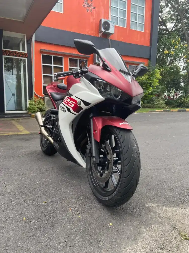 For Sale !!
Yamaha YZF R25 Th 2014 like new,jarang pakai. Edisi bosan