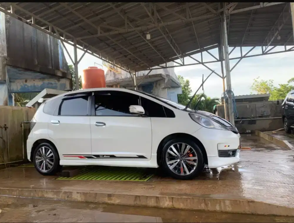 Dijual honda jazz warna putih