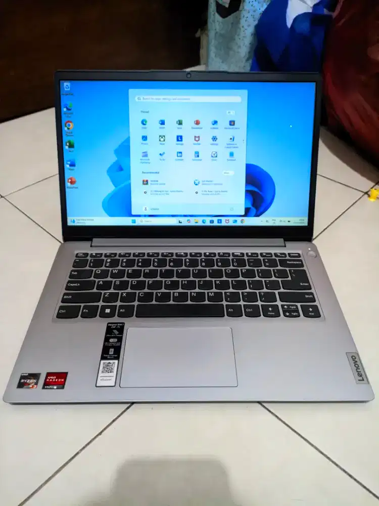 Laptop Lenovo Ryzen 3