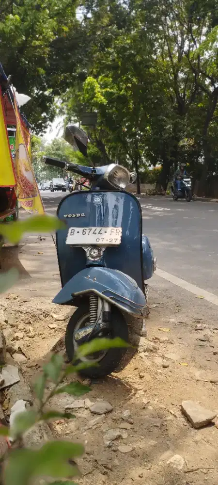 Kurir antar jemput