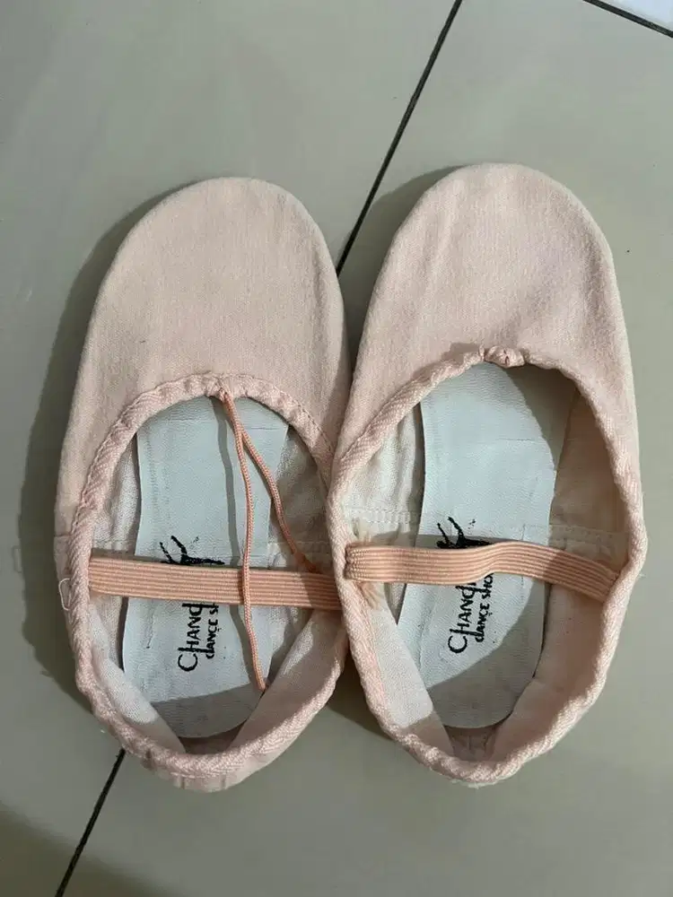Preloved Sepatu Ballet Anak Perempuan