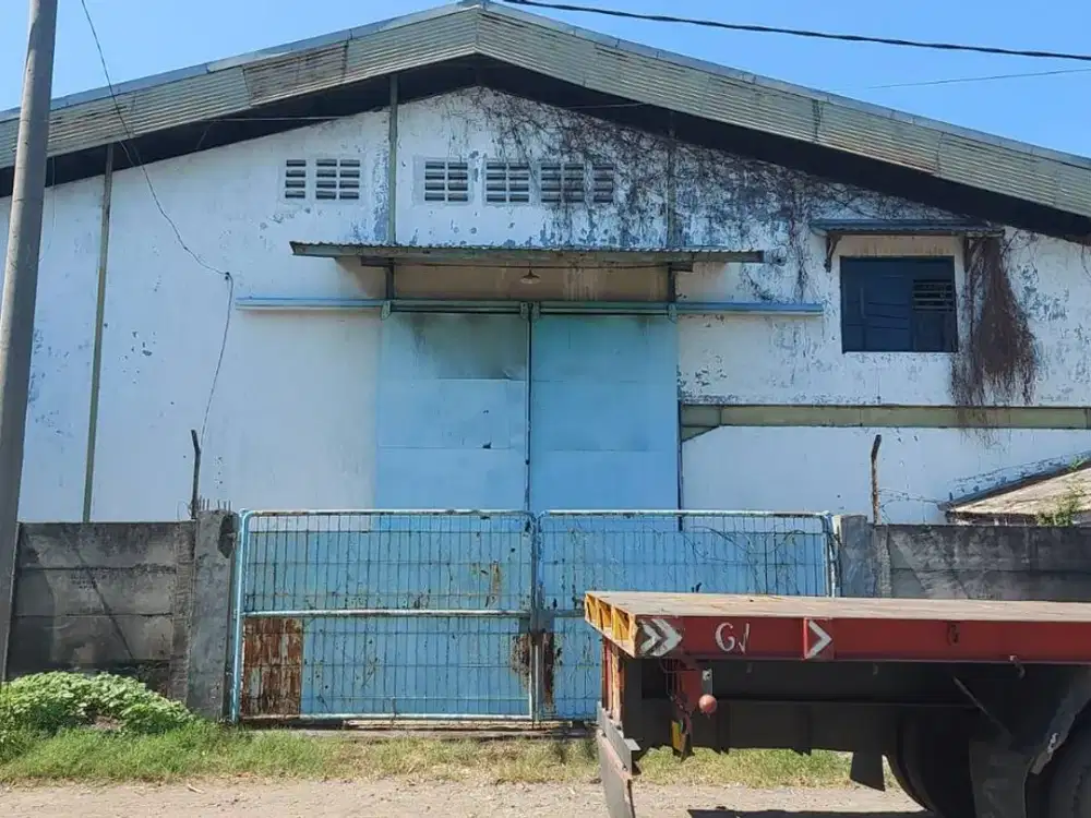 GUDANG OSO WILANGON SIAP HUNI, ADA RUANGAN KANTOR