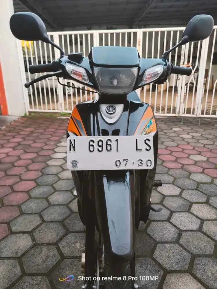 Yamaha Vega R th 2004 hitam masih standard, kelistrikan normal semua