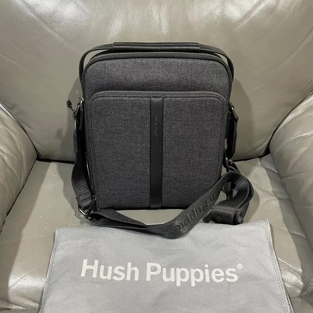 Hush Puppies sling bag (tas selempang)