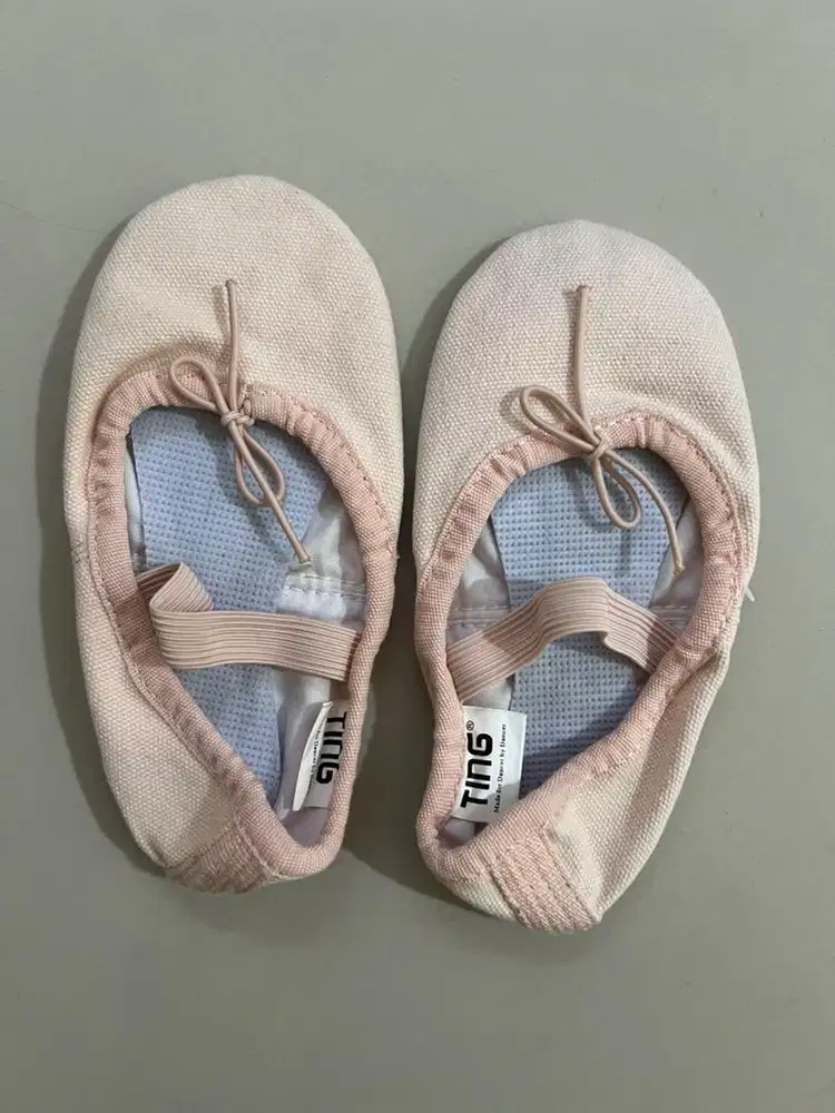 Preloved Sepatu Ballet Anak Perempuan Size 24