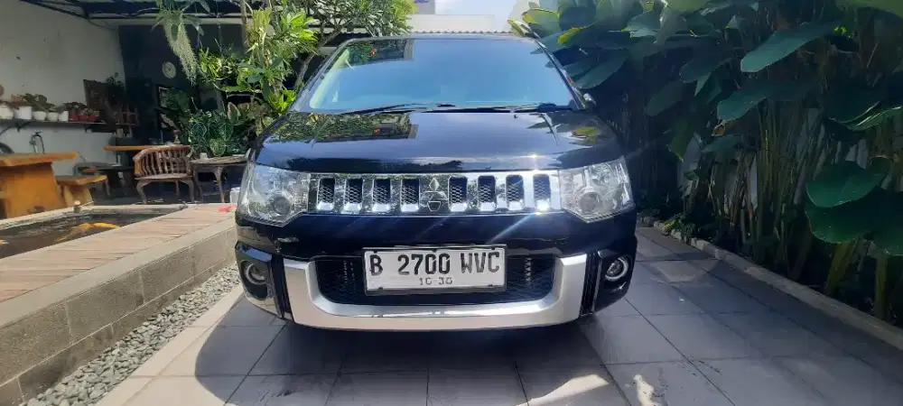 Mitsubishi Delica D5 Automatic 2014
