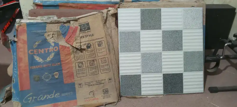 Jual murah keramik centro grande 50x50 ( Bentley grey )