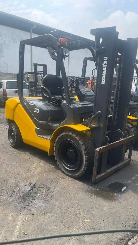 Forklift Komatsu 3 Ton,Manual,3 Meter,Mesin Yanmar,FD30-17,Tahun 2014
