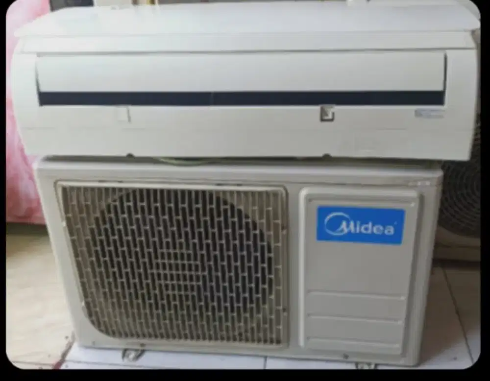 Jual ac midea 1/2pk lowwat 320watt kondisi 95% ori semua