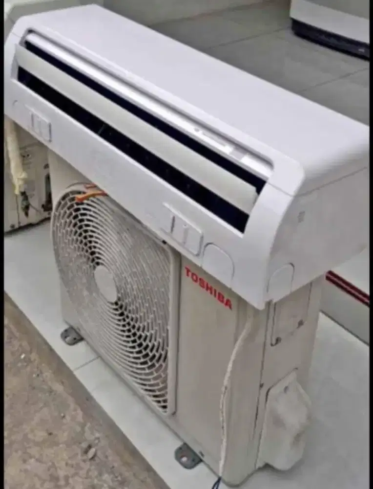 Jual ac tosiba 1/2 pk lowwat 320  watt kondisi 95% ori semua