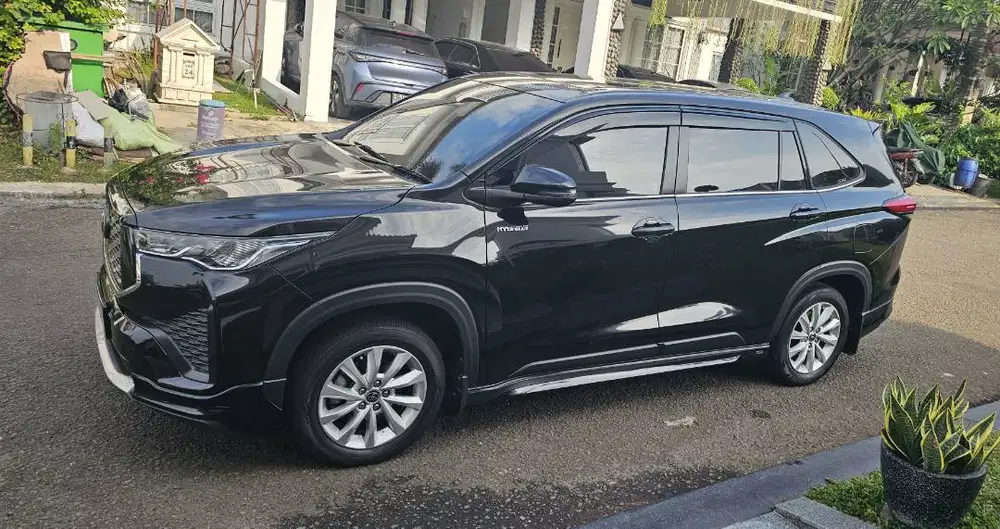 Dijual Kijang Innova Zenix Hybrid Tipe V Modelista siap pakai