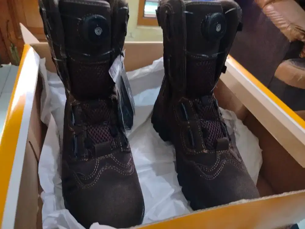 Dijual cepat BU Sepatu PDL, warna dark brown, size 37