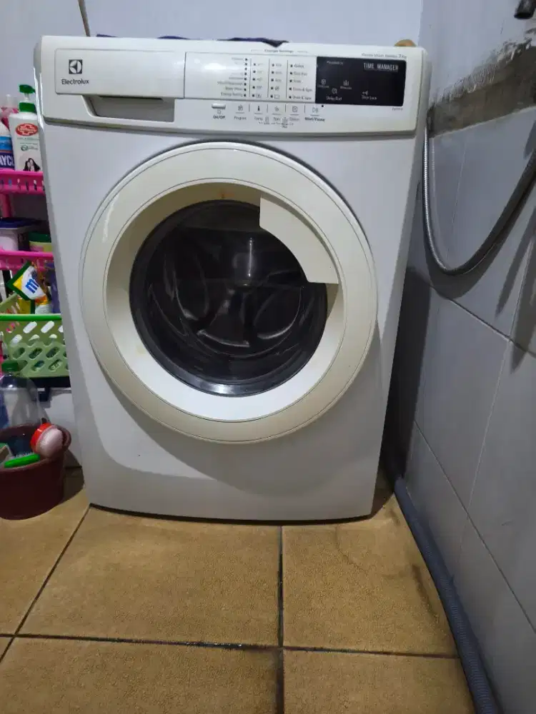 Mesin cuci electrolux 7,5kg