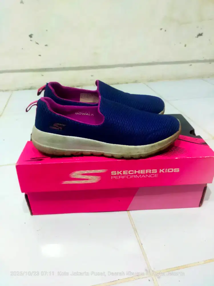 Sepatu Skechers anak