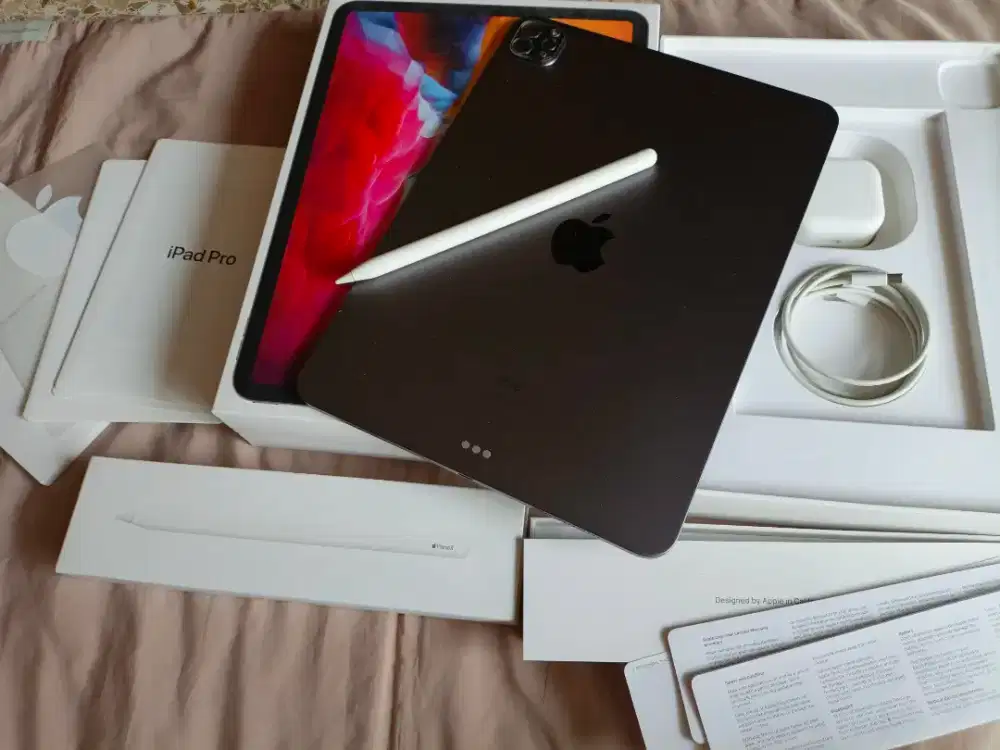 iPad PRO 11 inch 2020 2nd gen like new fullset 128gb wifi + pencil