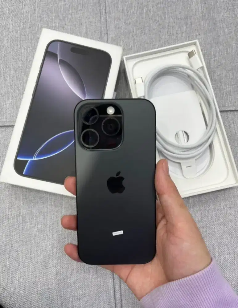 Iphone 16 Pro 256gb Black IBOX GARANSI APRIL 2026 LIKE NEW Malang Batu