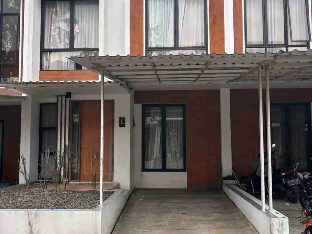 Dijual murah rumah siap huni 2 Lt di pondok. cina hanya 3 menit ke UI